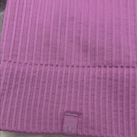 Lululemon Rest Less Pullover
Colour Rib Dahlia Mauve / Dahlia Mauve Size 4 - Picture 9 of 9